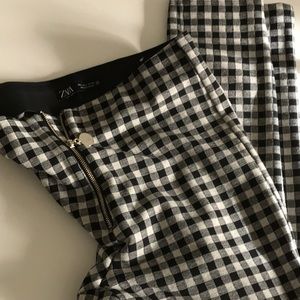 Zara B/W Leggings. NWOT